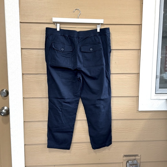 Women’s pants! - Picture 2 of 2
